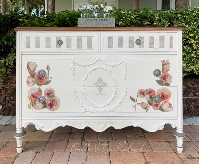 Decorating with Vintage Furniture & Decor